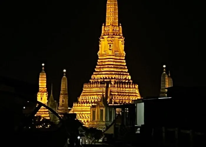 Chetuphon Gate Hotel