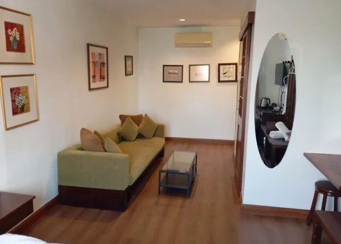 Chetuphon Gate Hotel 3*